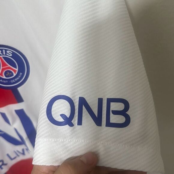 Nike White and Red Men's Jersey - Picture 5 of 6